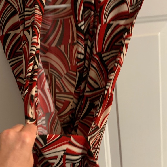 New York and Co size 6 faux wrap top - Picture 4 of 10
